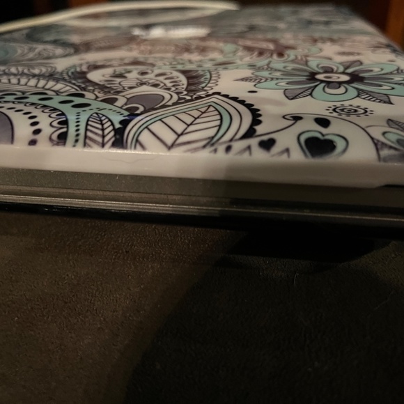 Apple MacBook Pro 2010 13" (1TB, 6GB RAM) Laptop - Picture 14 of 17